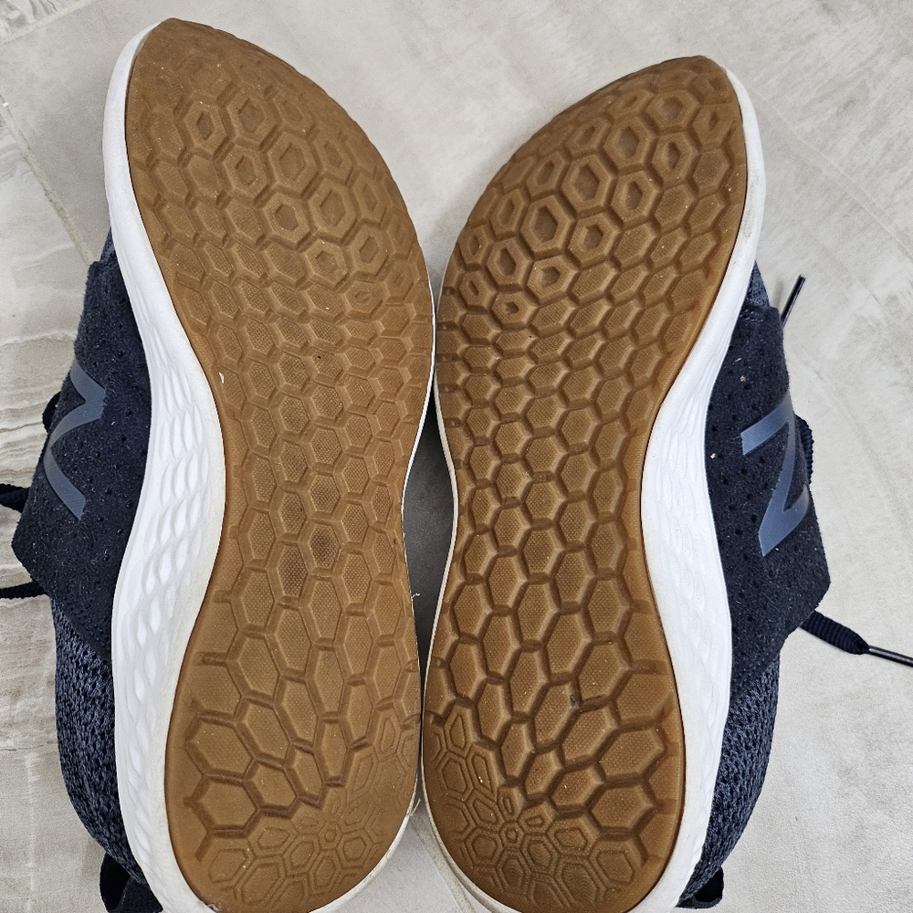 ❌❌SOLD❌❌
New Balance Lace-Up Sneakers - Fresh Foam Sport Pigment WOMEN SIZE 10 - Picture 7 of 8